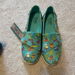 NWT TOMS Kids' Alpargata Classic slip on size youth 3